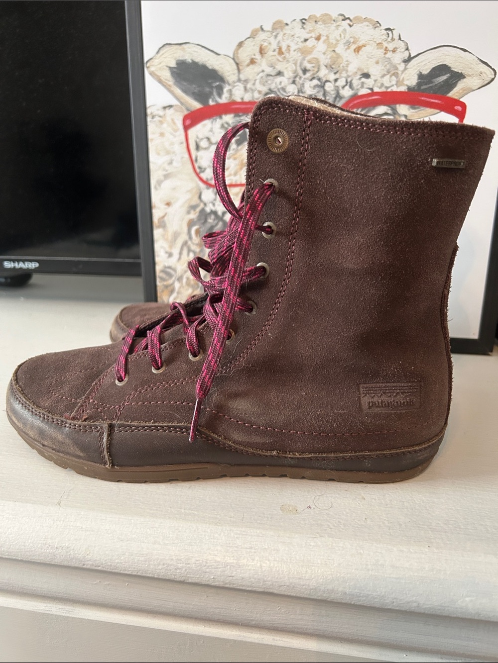 Patagonia Brown Suede Lace-Up Women's Boot size 8